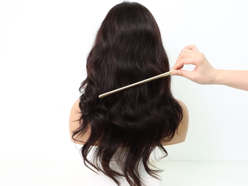 Comb to tangle- free